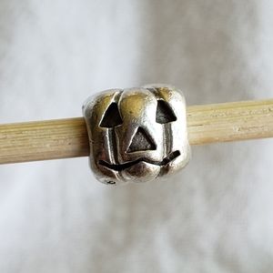 Pandora Jack-O-Lantern charm